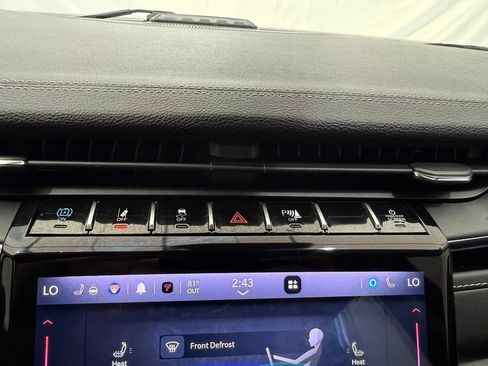 Used 2023 Jeep Grand Cherokee 4WD 4xe w/ Luxury Tech Group II image 38