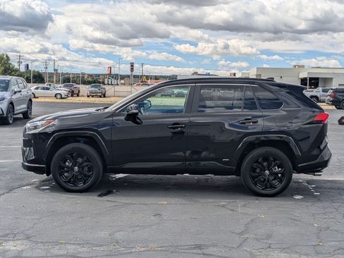 Used 2022 Toyota RAV4 SE w/ Convenience Package AWD/4WD image 9
