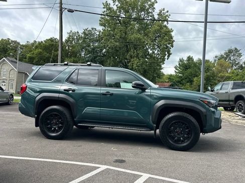 Used 2025 Toyota 4Runner TRD Off-Road Premium AWD/4WD image 18