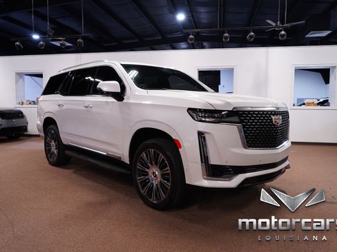 Used 2022 Cadillac Escalade Premium Luxury image 9