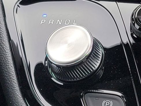 New 2026 Chrysler Pacifica Select AWD/4WD image 30