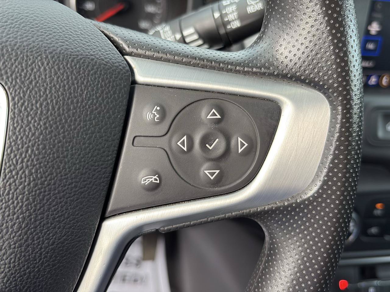 Used 2024 GMC Terrain SLE AWD/4WD image 18