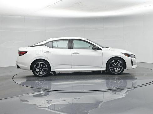 Used 2024 Nissan Sentra SR FWD image 26
