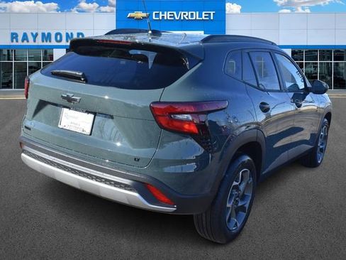 New 2026 Chevrolet Trax LT w/ Sunroof Package image 4