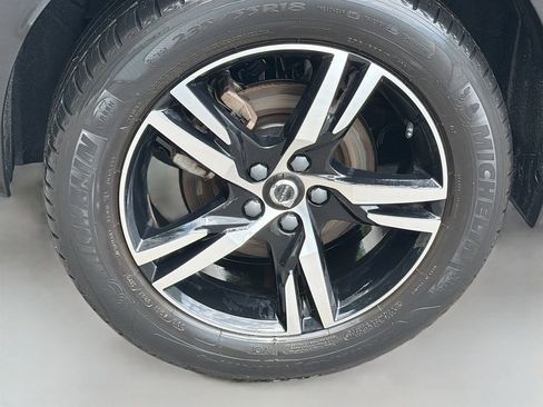 Used 2023 Volvo XC40 B5 Plus AWD/4WD image 10