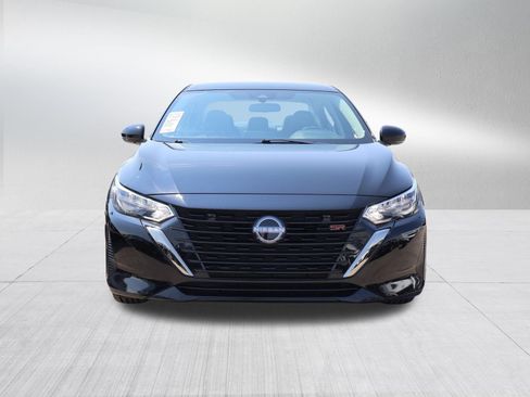 Used 2024 Nissan Sentra SR FWD image 2