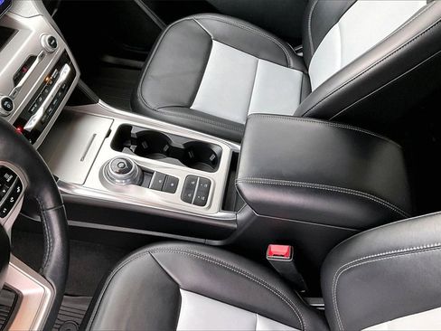 Used 2023 Ford Explorer XLT w/ Equipment Group 202A image 15