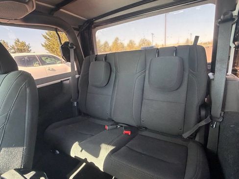 Used 2018 Jeep Wrangler Sport AWD/4WD image 18