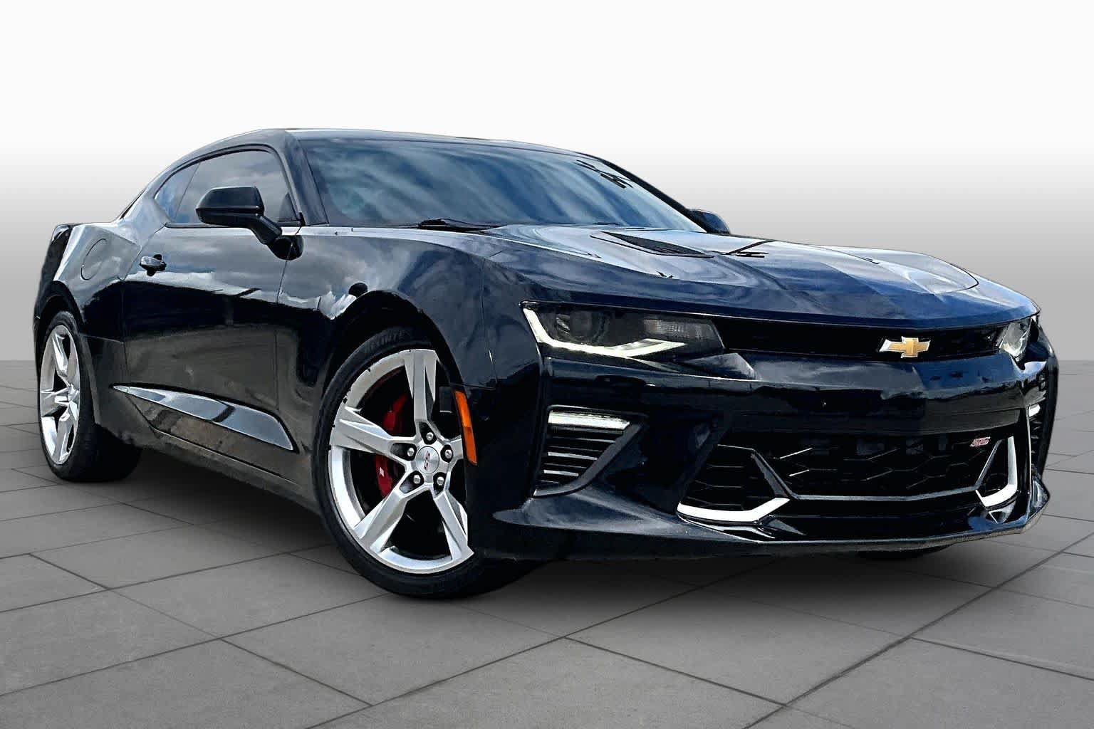 Used 2018 Chevrolet Camaro SS RWD image 3