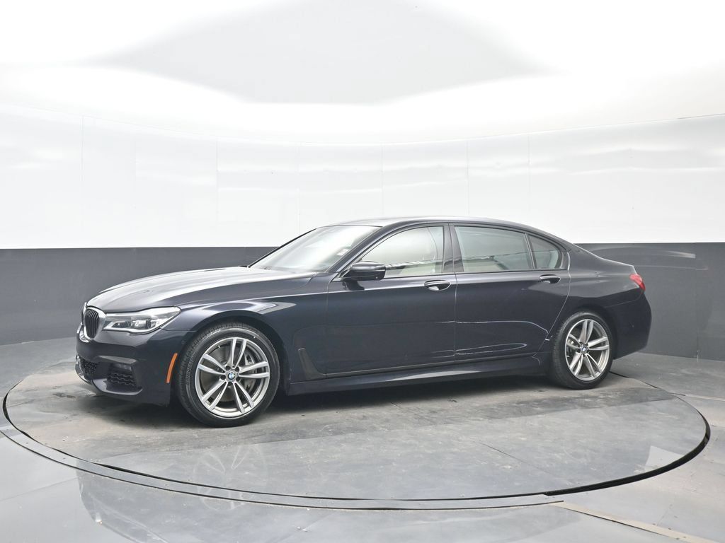 Used 2018 BMW 750i xDrive AWD/4WD image 2