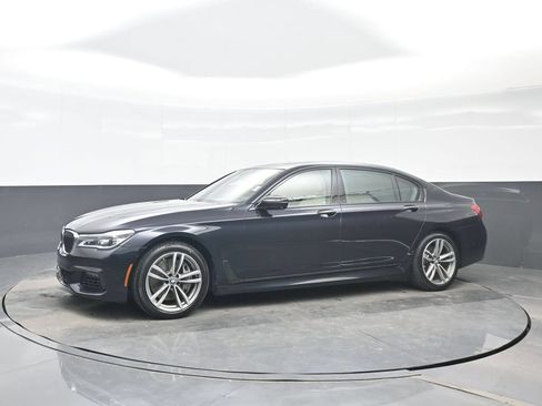 Used 2018 BMW 750i xDrive AWD/4WD image 2