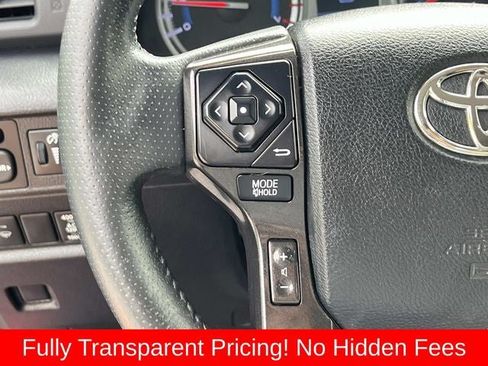 Used 2018 Toyota 4Runner TRD Off-Road AWD/4WD image 27