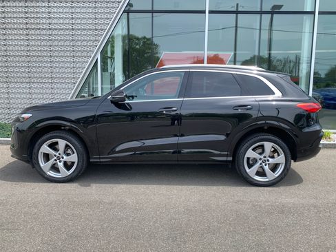 Certified 2025 Audi Q5 Premium w/ Premium Plus AWD/4WD image 2