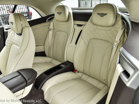 Used 2020 Bentley Continental GT image 31