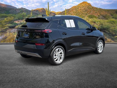 Used 2023 Chevrolet Bolt EUV LT w/ Driver Confidence Package image 4