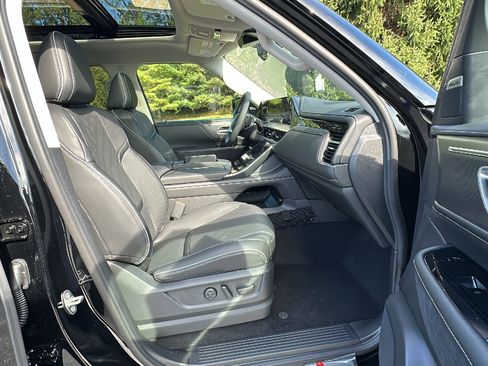 New 2026 INFINITI QX80 Luxe image 9