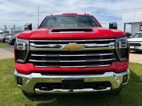 Used 2024 Chevrolet Silverado 3500 LTZ w/ LTZ Plus Package AWD/4WD image 2