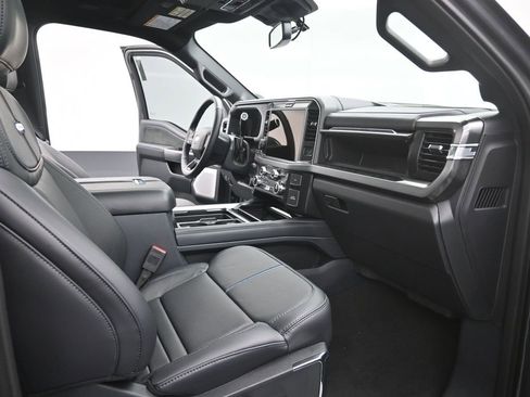 New 2026 Ford F250 Platinum w/ Tremor Off-Road Package image 24