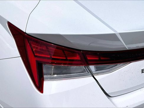 Used 2021 Hyundai Elantra Blue FWD image 26