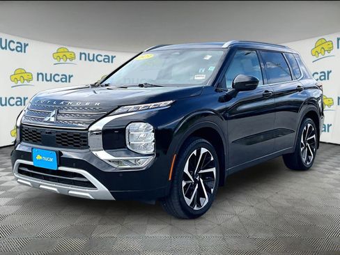 Used 2023 Mitsubishi Outlander SEL image 3