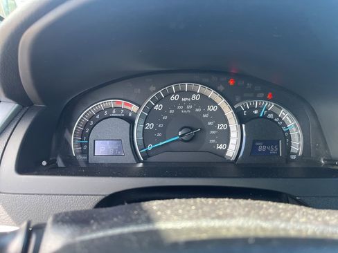 Used 2014 Toyota Camry SE image 5