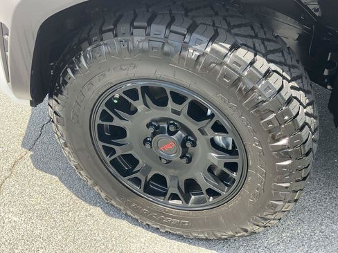 Certified 2026 Toyota 4Runner TRD Off-Road Premium AWD/4WD image 9