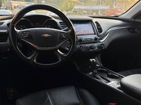 Used 2018 Chevrolet Impala Premier FWD image 24
