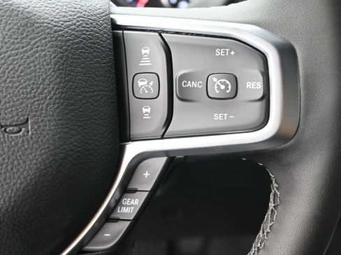 New 2026 RAM 2500 Big Horn AWD/4WD image 28