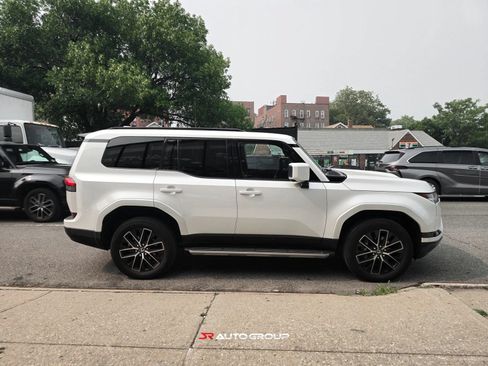Used 2025 Lexus GX 550 w/ Cold Area Package AWD/4WD image 7