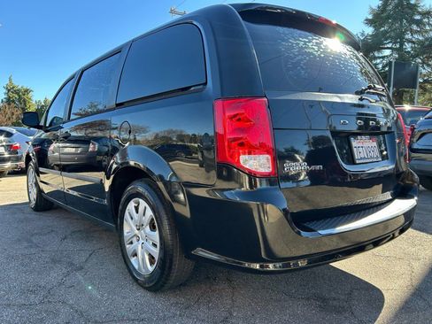 Used 2014 Dodge Grand Caravan American Value Package w/ UConnect Hands-Free Group image 5