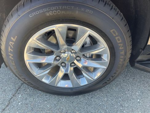 Used 2025 Chevrolet Tahoe LT AWD/4WD image 19