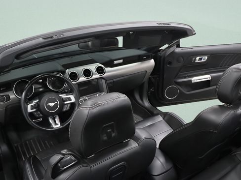 Used 2019 Ford Mustang Premium RWD image 34
