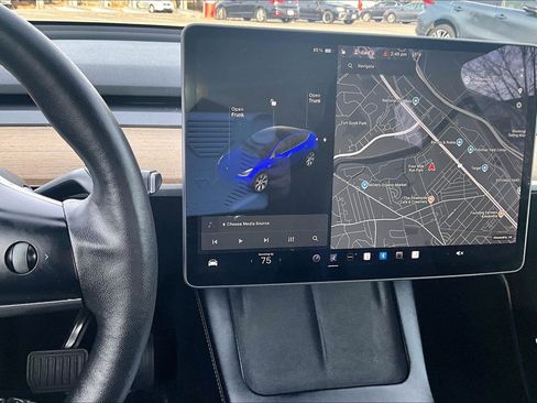 Used 2021 Tesla Model Y Long Range image 6