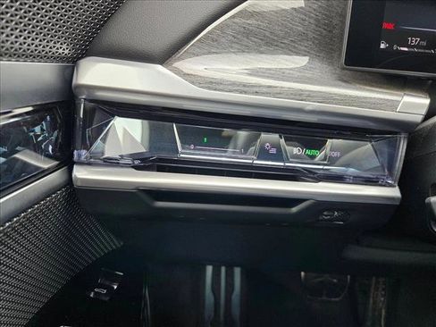 Used 2023 BMW 760i xDrive image 14