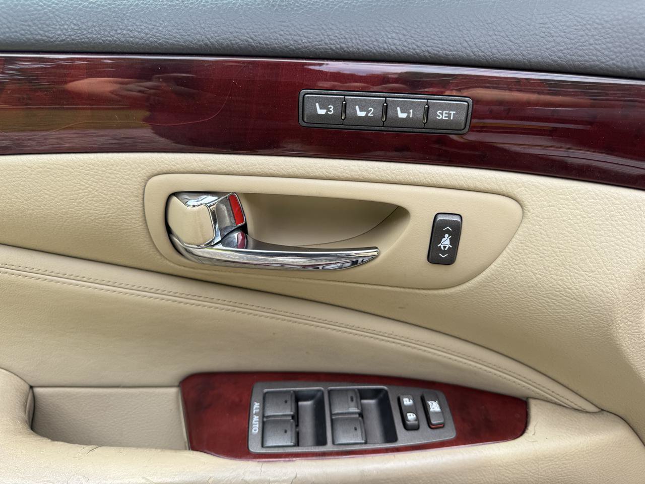 Used 2009 Lexus LS 460 AWD image 26