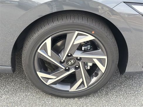 New 2026 Hyundai Elantra Limited image 12