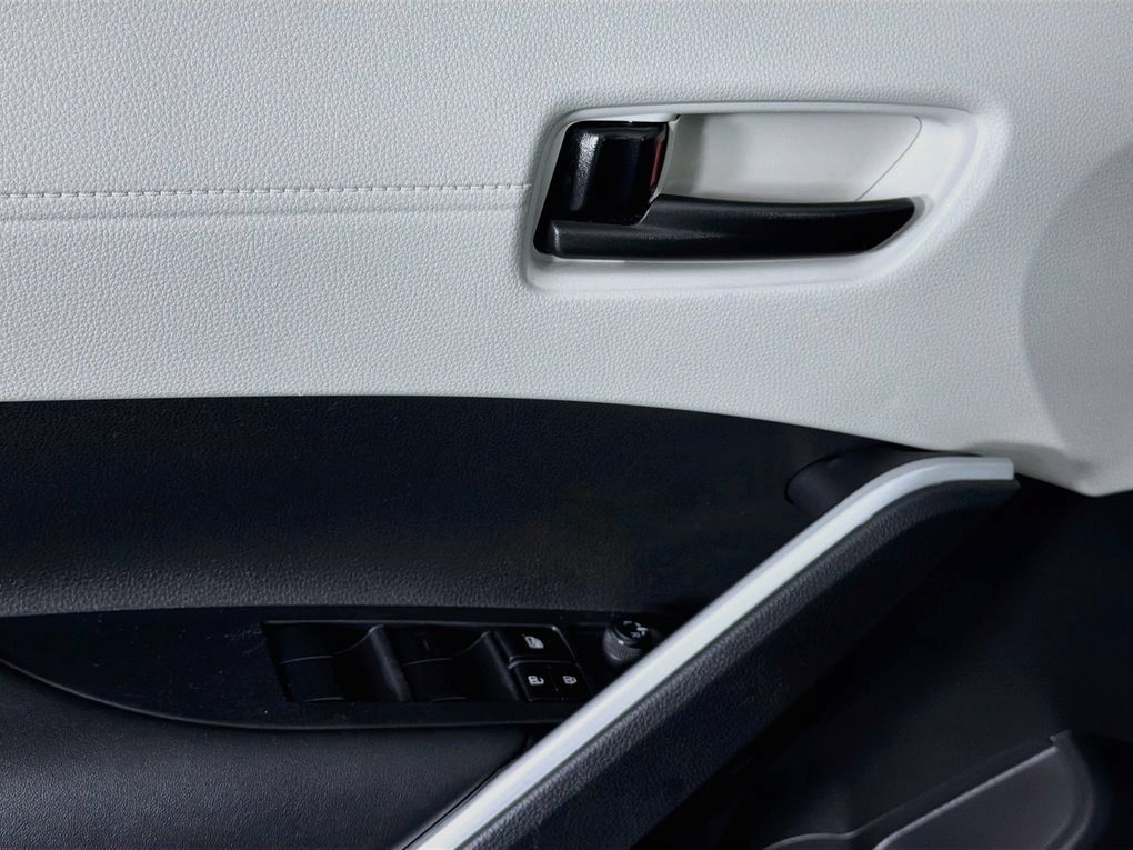 Used 2023 Toyota Corolla Cross L FWD image 23