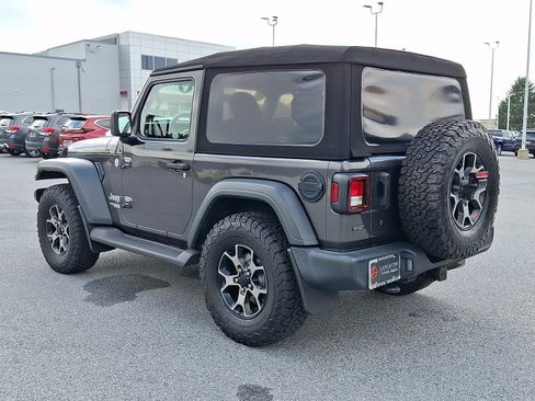 Used 2018 Jeep Wrangler Sport AWD/4WD image 5