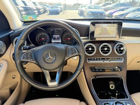 Used 2018 Mercedes-Benz GLC 300 4MATIC image 19