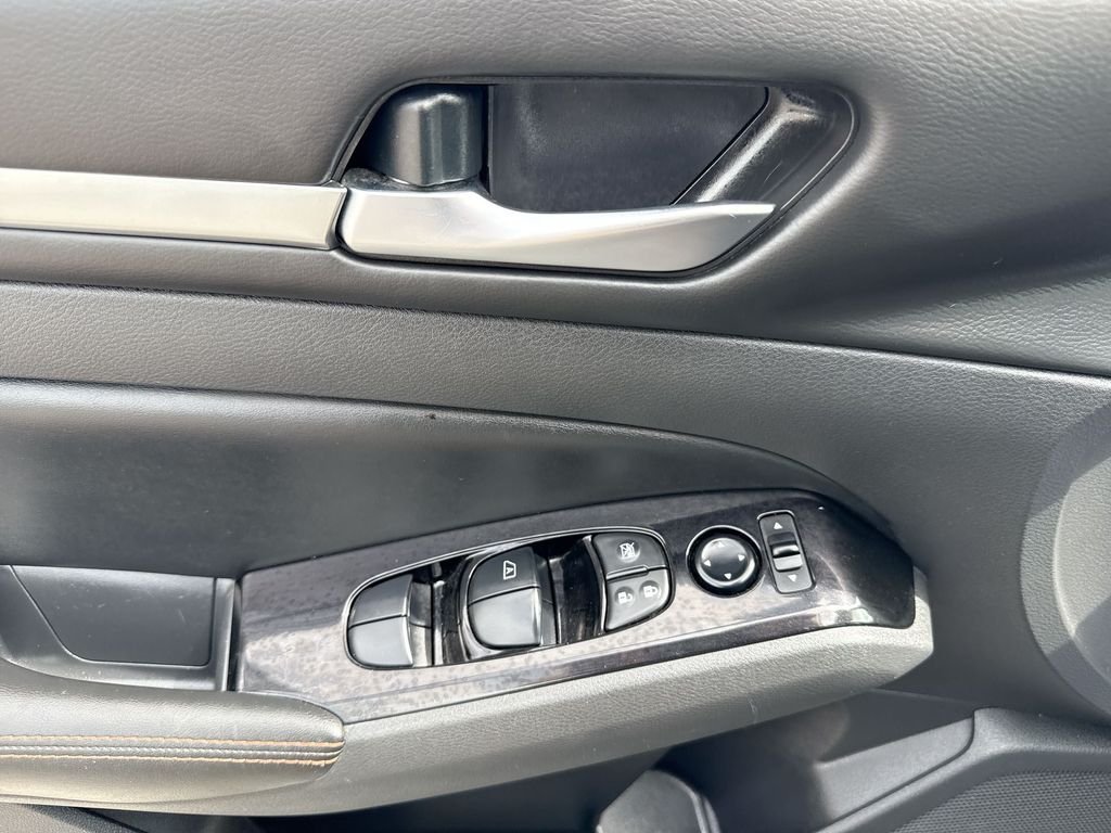 Used 2024 Nissan Altima 2.5 SR FWD image 62