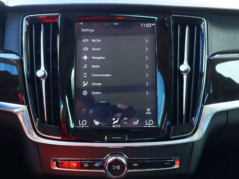 Used 2018 Volvo S90 T8 Momentum w/ Convenience Package image 53