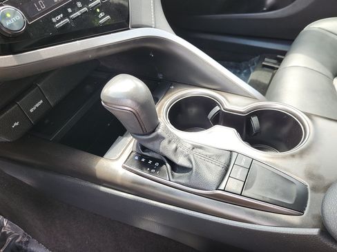 Certified 2024 Toyota Camry SE FWD image 17