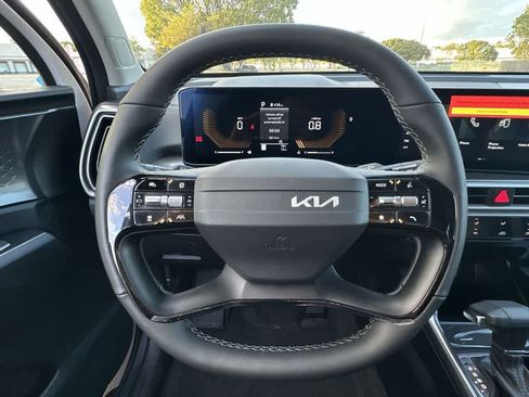 Certified 2026 Kia Sorento LX FWD image 15