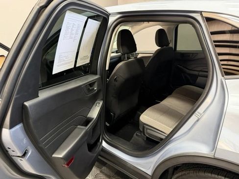 Used 2022 Ford Escape SE w/ Convenience Package FWD image 18