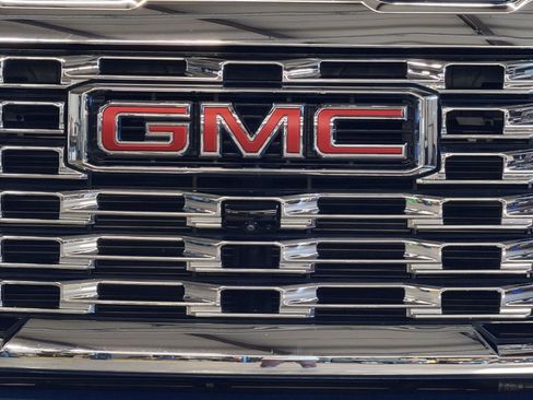 Used 2024 GMC Sierra 2500 Denali w/ Denali Reserve Package AWD/4WD image 13