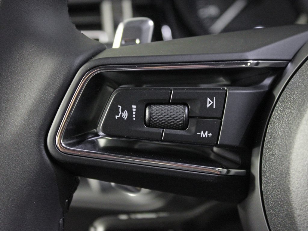 Certified 2026 Porsche Macan AWD/4WD image 24