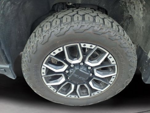 Used 2023 GMC Sierra 2500 AT4 w/ AT4 Preferred Package AWD/4WD image 29