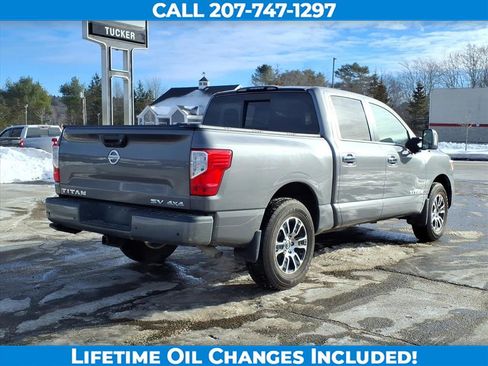 Used 2021 Nissan Titan SV w/ SV Convenience Package image 5