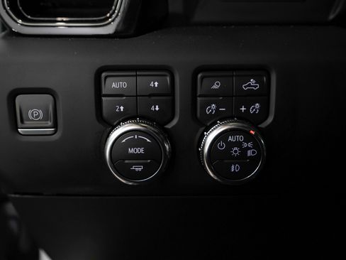 Used 2022 GMC Sierra 1500 AT4 w/ AT4 Preferred Package image 25