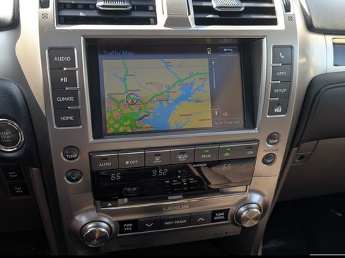 Used 2021 Lexus GX 460 w/ Accessory Package AWD/4WD image 30